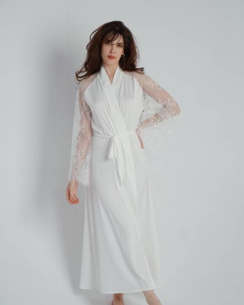 Kimono satin et dentelle